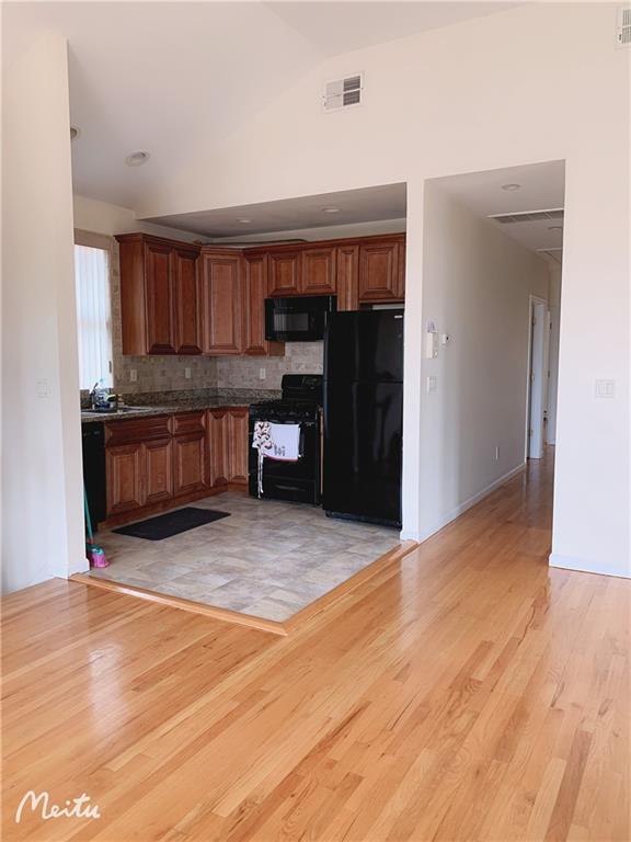 Building Photo - 1552 73rd St