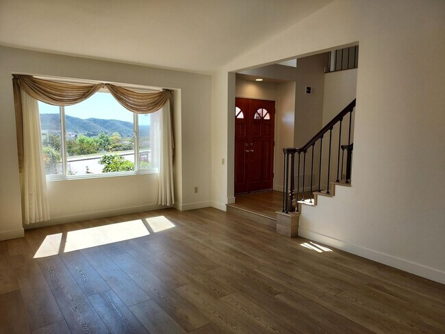 Foto del edificio - Rancho Penasquitos - 4bed/3bath Single-Two Story Family Home with 2 Car Garage (PRE-LEASING FOR A...