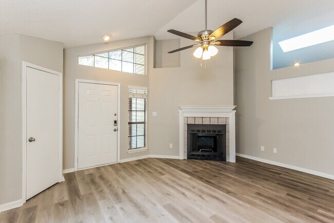 Building Photo - 6736 Poppy Dr
