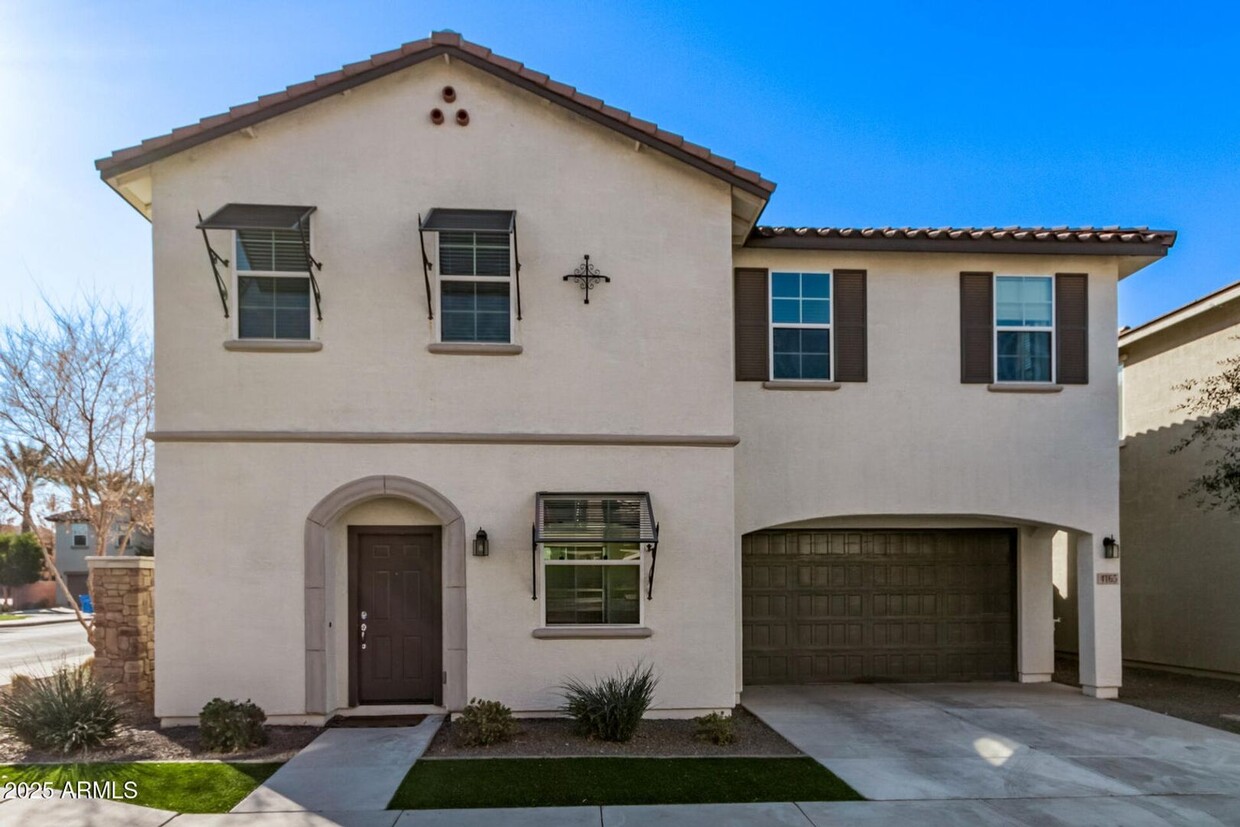 Foto principal - Upgraded Corner Townhome in the Heart of G...