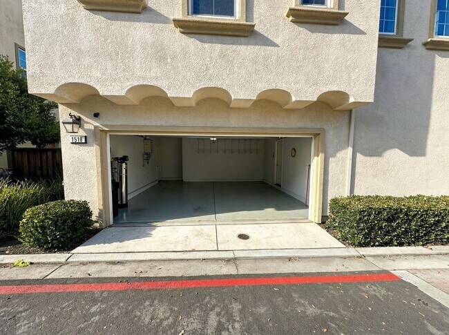 Foto del edificio - Beautiful 3BD Home in Hayward – Over 2,200 Sq Ft of Comfortable Living