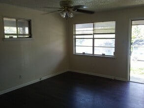 Building Photo - 417 Libby Ln