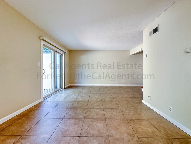 Building Photo - 2040 Sierra Rd