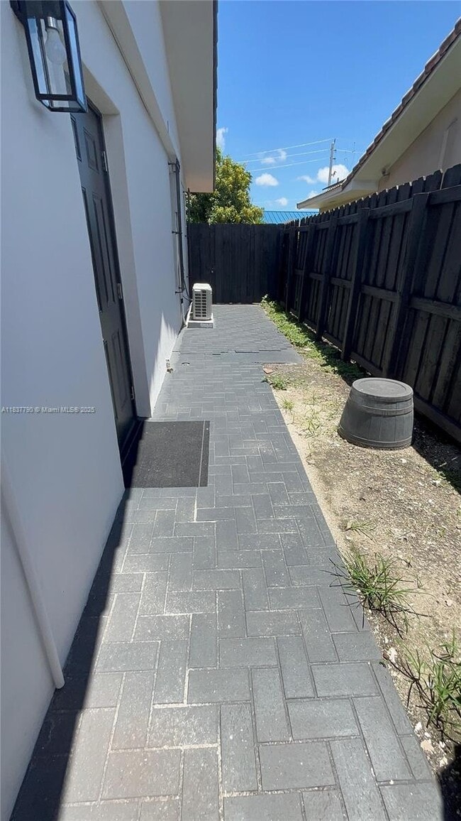 Foto del edificio - 7804 SW 21st Terrace