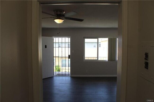 Building Photo - 4426 N Lakewood Blvd