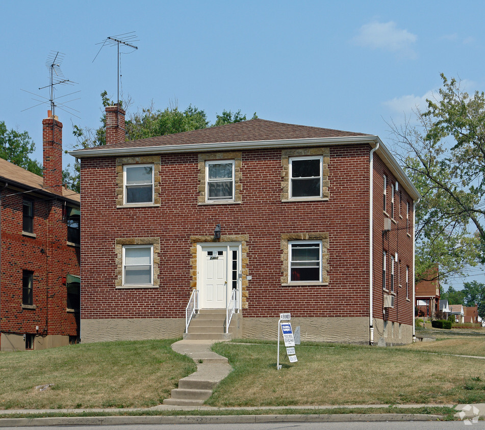 Primary Photo - 2460 Boudinot Ave