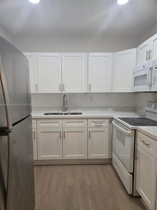 Foto del edificio - 190 SE 12th Ave