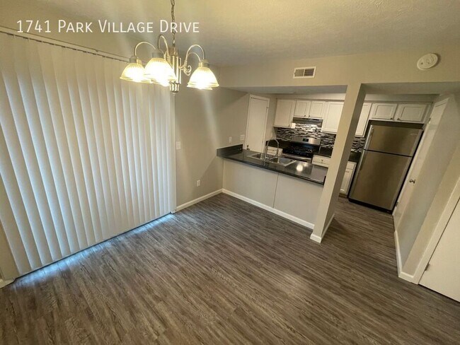 Foto del edificio - 1741 Park Village Dr