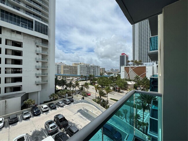 Foto del edificio - 4001 S Ocean Dr