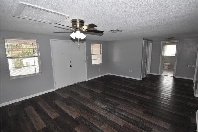Foto del edificio - 7830 Jasmine Blvd
