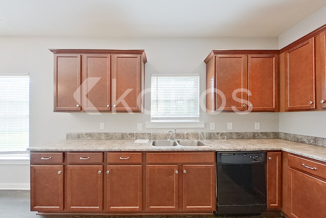 Building Photo - 117 Brookside Way