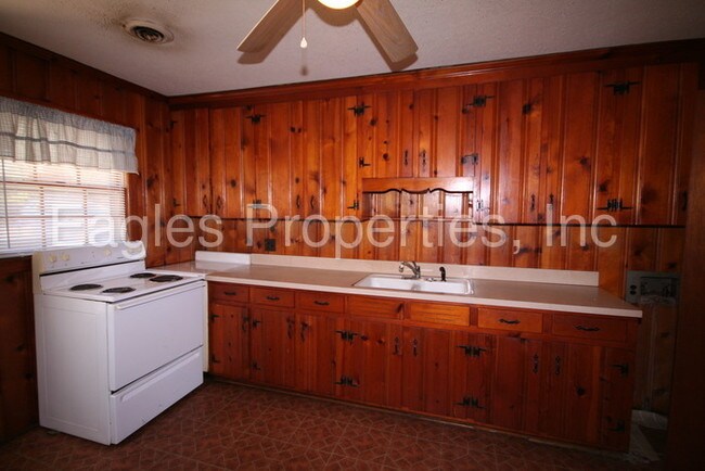 Building Photo - 419 Beech St