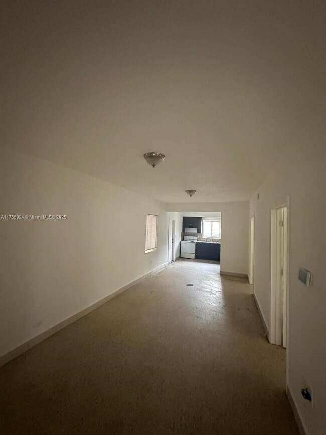 Foto del edificio - 10150 NW 8th Ave
