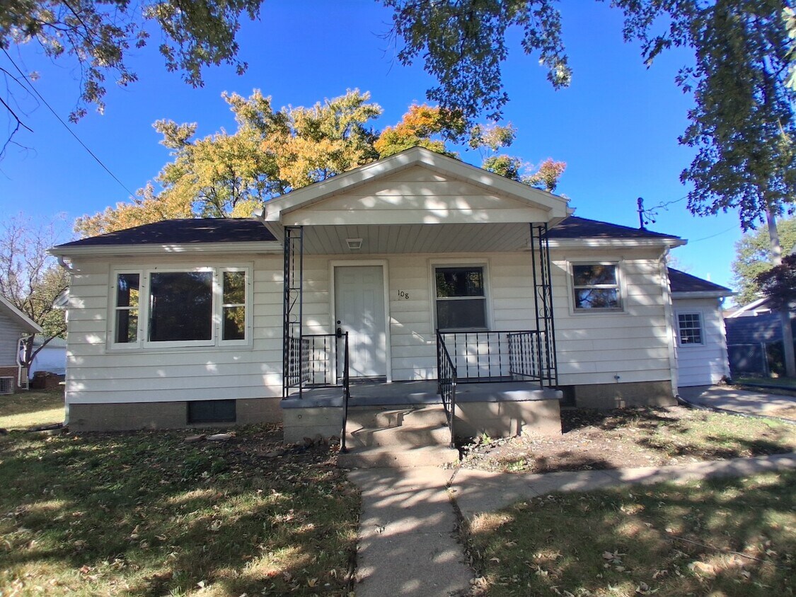 Foto principal - 108 N Webster St