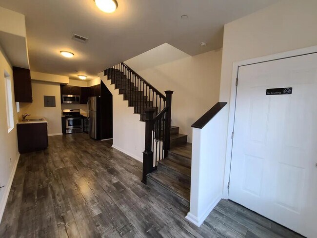 Foto del edificio - 7117 Hawthorn Ave