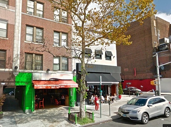 Foto del edificio - 3715 30th Ave