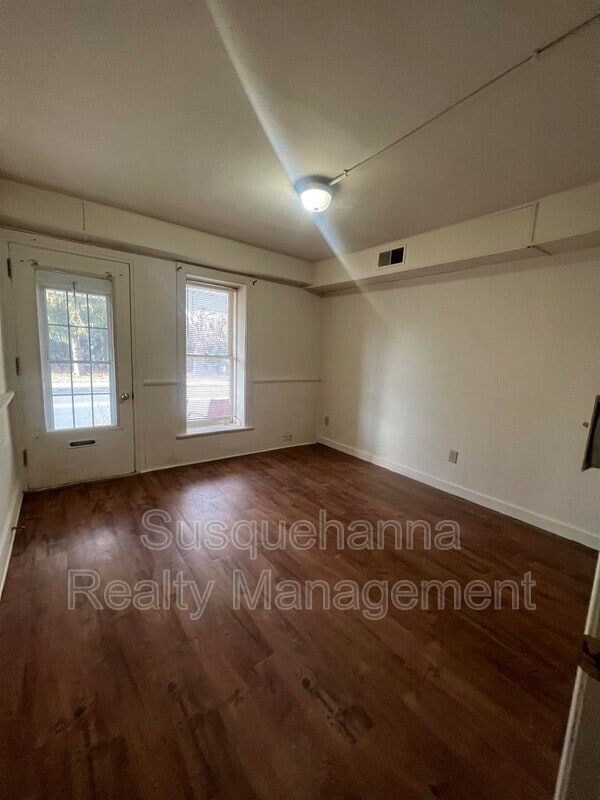 518 W Main St Unit 1st Floor, Palmyra, PA 17078 Condo for Rent in