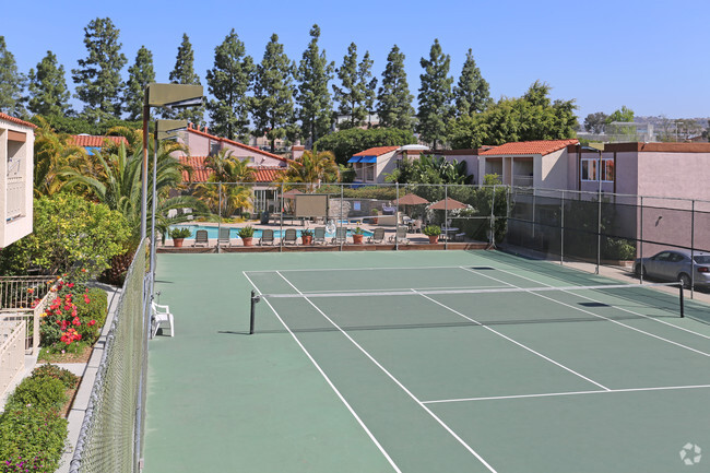 Tennis Court - Hourglass Park Apartments