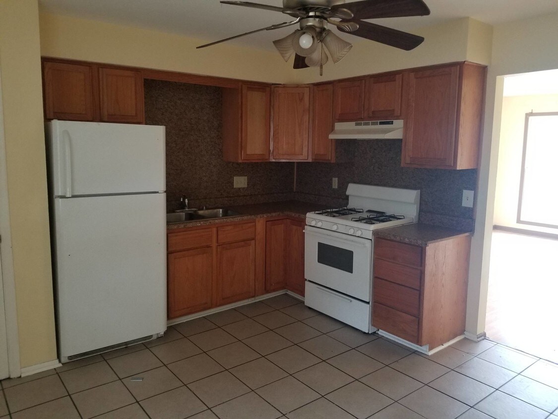 Primary Photo - 3315 Sablewood Dr