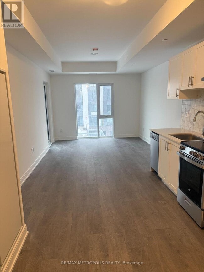 Photo du bâtiment - 705 Davis Dr