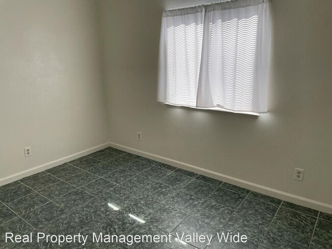 Building Photo - 3 br, 2 bath House - 343 Chestnut Street