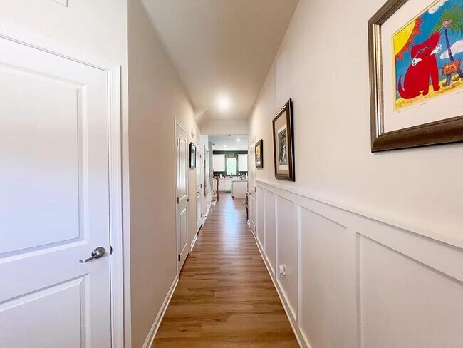 Foto del edificio - 100 Lilywood Ct