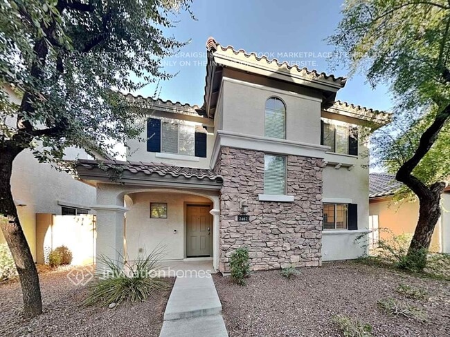 Building Photo - 2467 E Vermont Dr