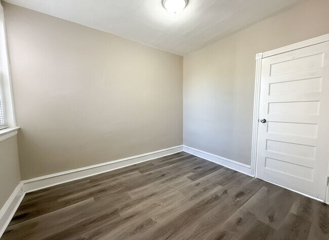 Photo - 1420 N Conestoga St House