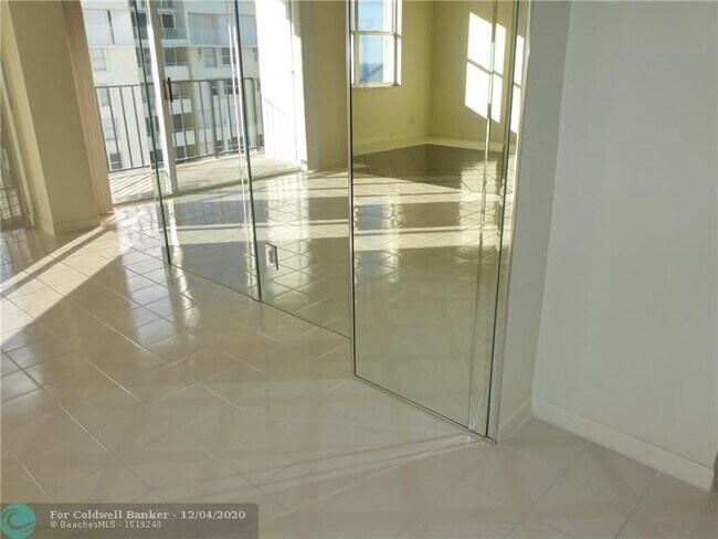 Foto del edificio - 101 Briny Ave