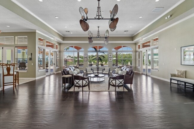 Building Photo - Bermuda Estates at Ormond Beach