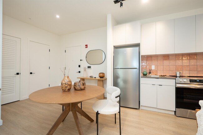 Foto del edificio - 328 Pacific Ave