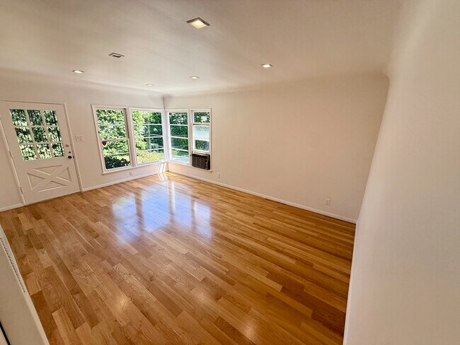 sala de estar - 714 Lincoln Blvd