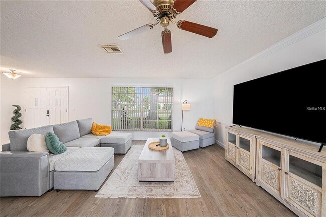 Foto del edificio - 13013 Sawmill Way