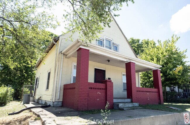 Building Photo - 445 W 29th St