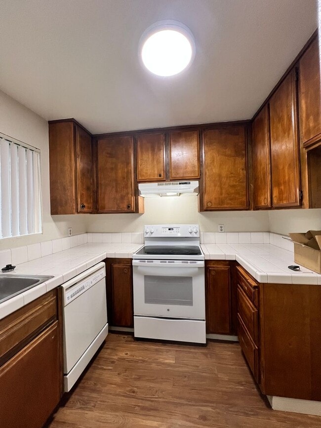 Foto del edificio - 1160/1162 Lisa Court