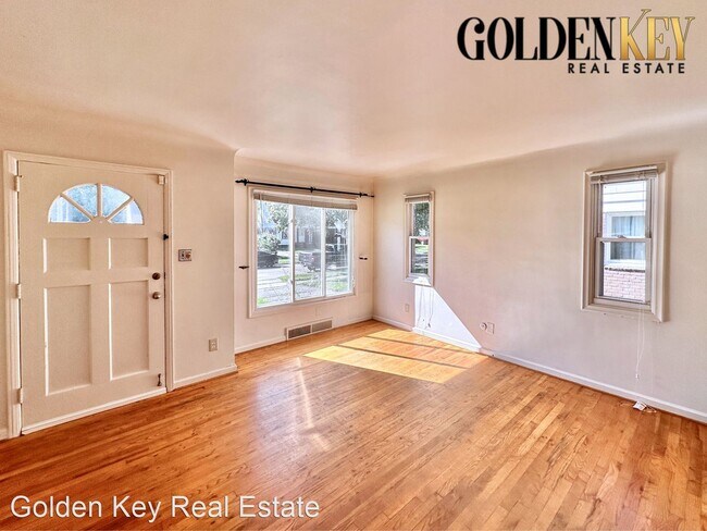 Building Photo - 3 br, 1 bath House - 23120 Oneida Street