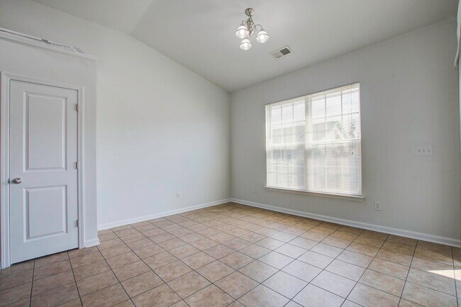 Building Photo - 7725 Haywood St