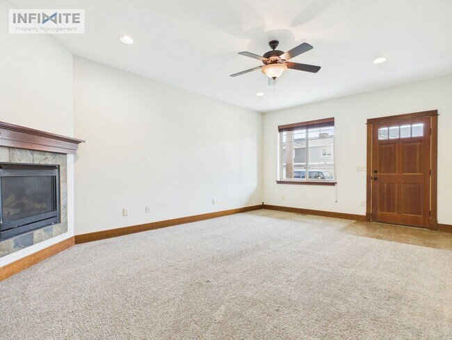 Foto del edificio - 1169 Forestglen Dr
