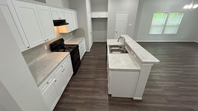 Building Photo - 9514 Chesterfield Dr