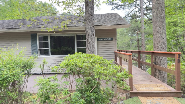 Foto del edificio - 30 Lakemont Cottage Trail