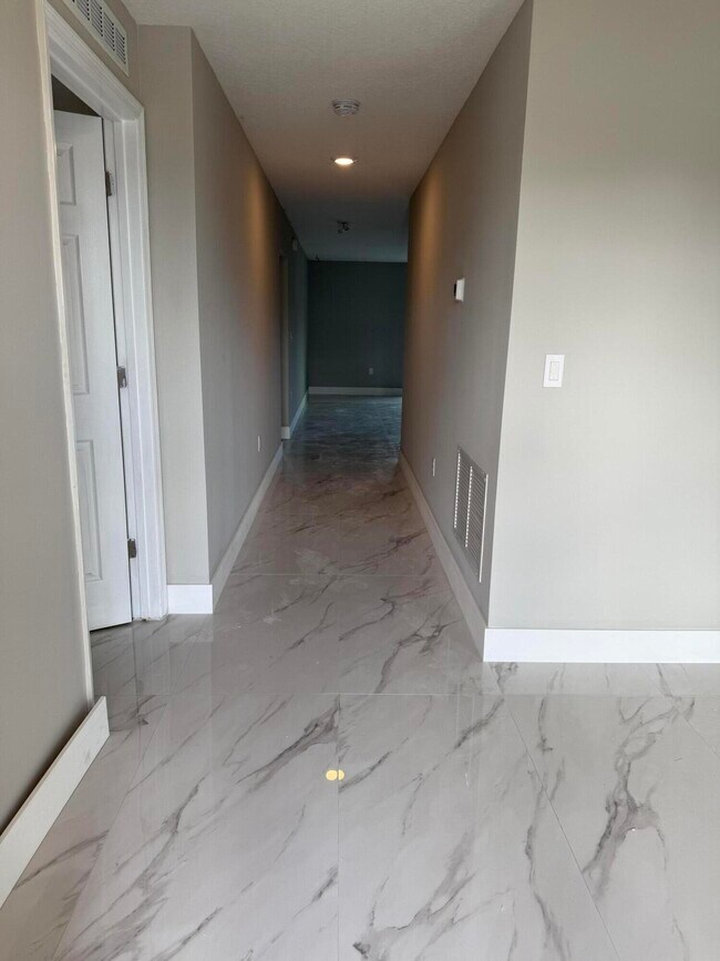 Foto del edificio - 1205 SW Alcantarra Blvd