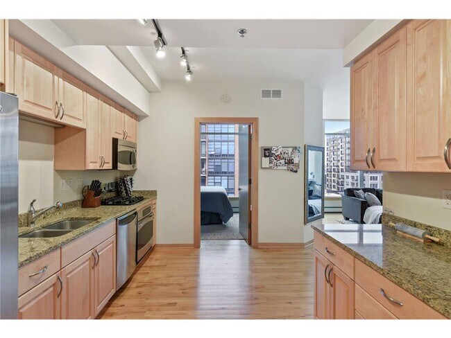 Foto del edificio - 215 10th Ave S