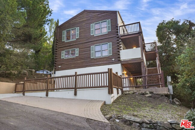 Foto del edificio - 373 Loftyhill Dr