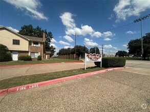 Building Photo - 4001 N Garland Ave