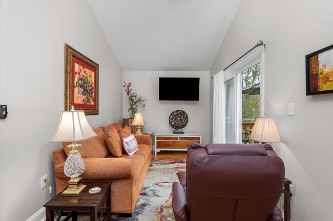 Building Photo - 1817 Silver Maple Dr