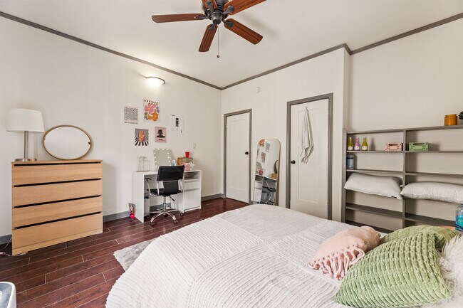 Foto del edificio - 2814 Ellendale Pl