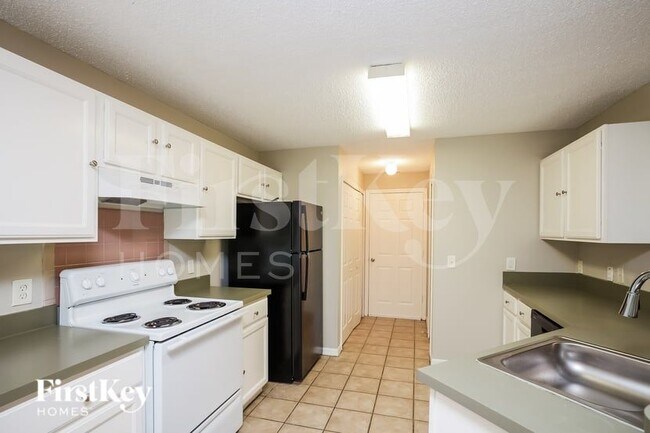 Building Photo - 415 Calhoun St