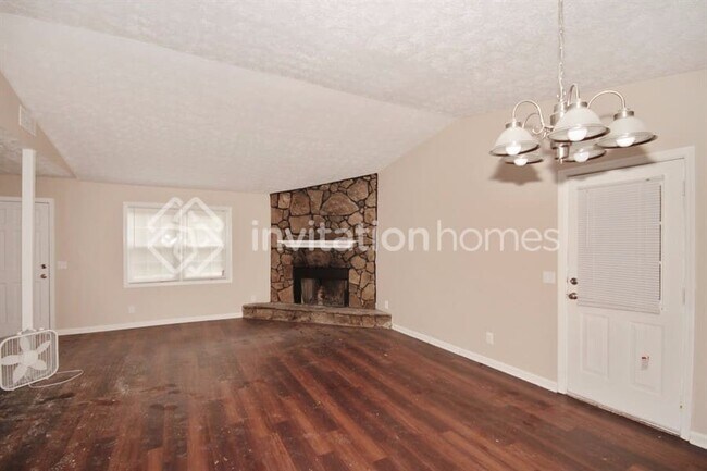Foto del edificio - 3759 Rosemary Ln SE