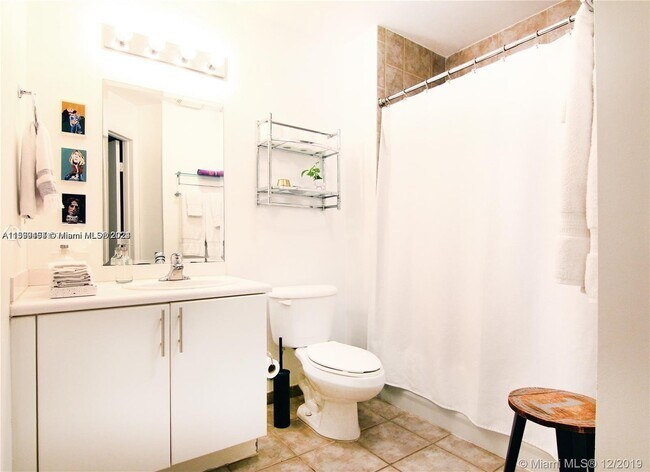 Foto del edificio - 455 NE 25th St