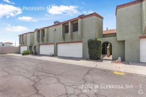 Building Photo - 2202 W Glenrosa Ave
